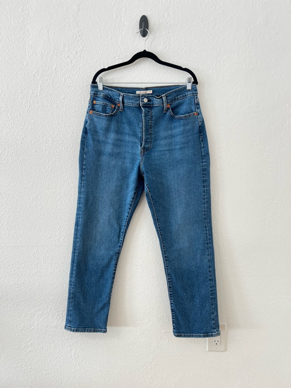 Levi’s Wedgie Straight Women’s Jeans 33x28 Button Fly High Waisted Straight Leg